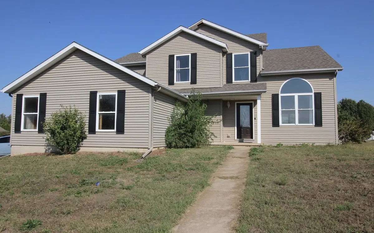 Address Withheld By Seller, Mackinaw, IL 61755 - Image #1