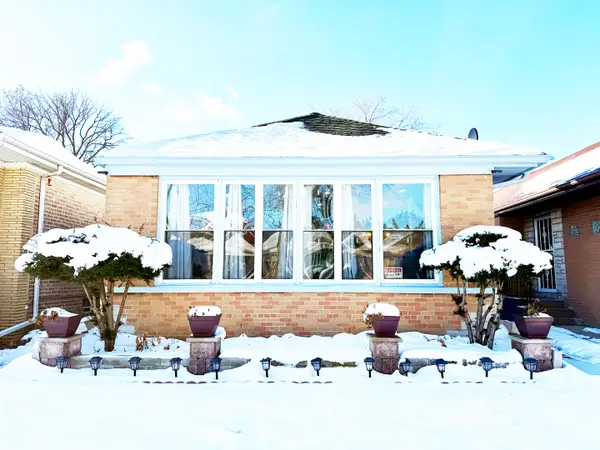 5910 N Kimball Avenue, Chicago, IL 60659