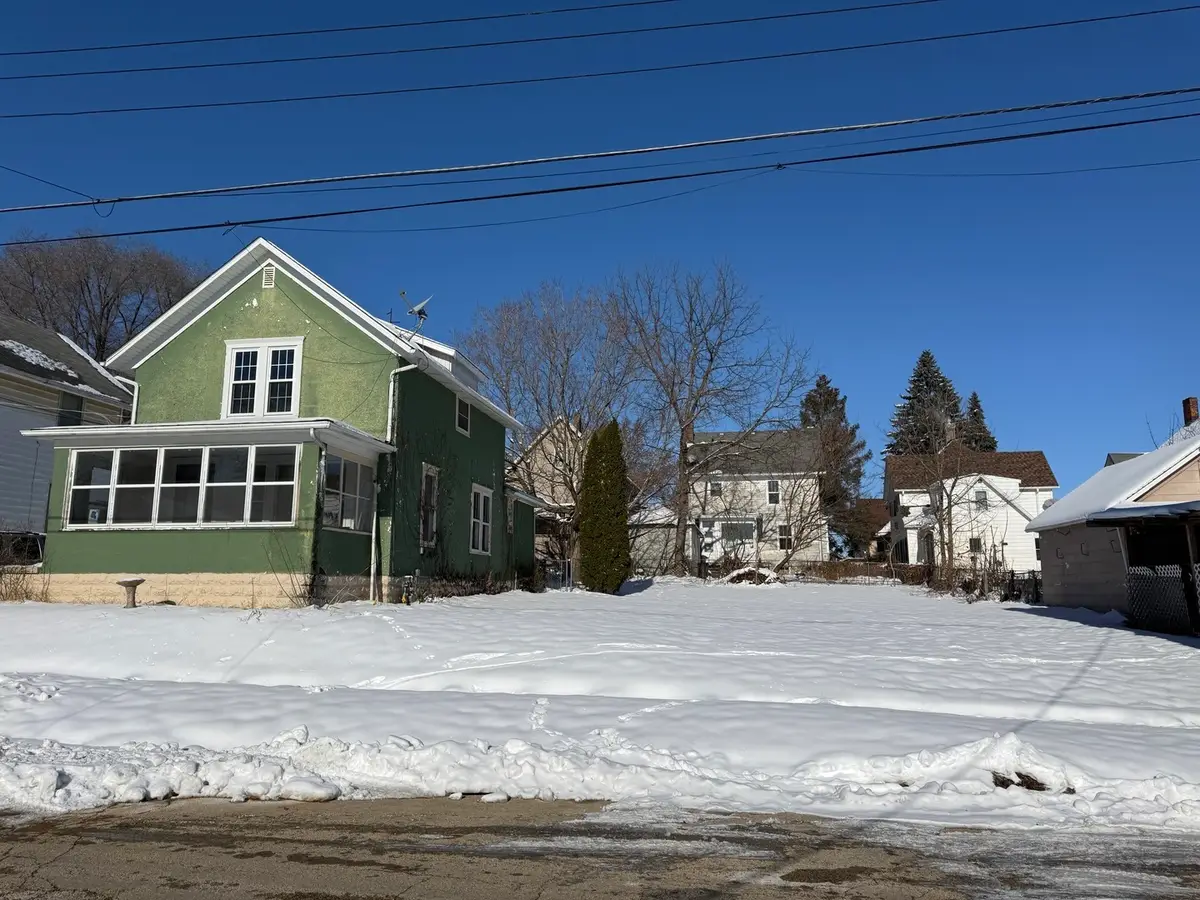 816 W Pleasant Street, Freeport, IL 61032 - Image #1