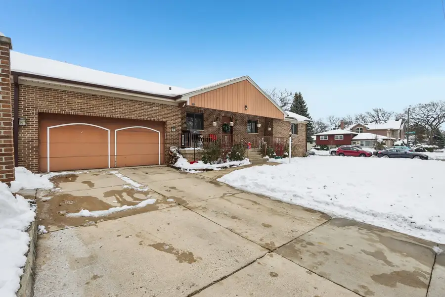 2300 N Bellaire Court, Des Plaines, IL 60016 - Image #3