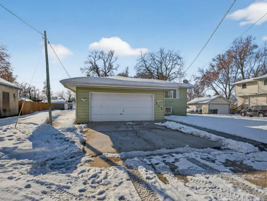 105 W Oak Street, Coal City, IL 60416 - Image #2