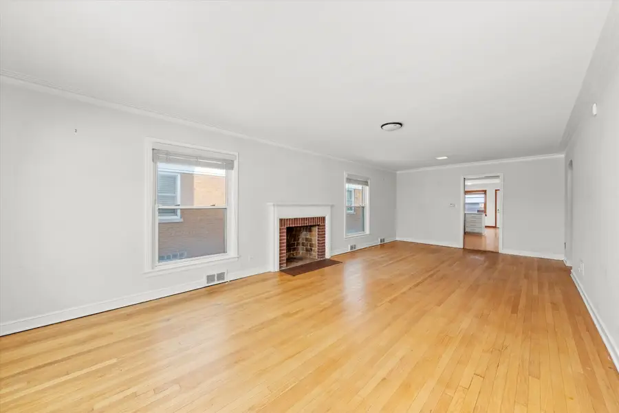 9923 S Claremont Avenue, Chicago, IL 60643 - Image #2