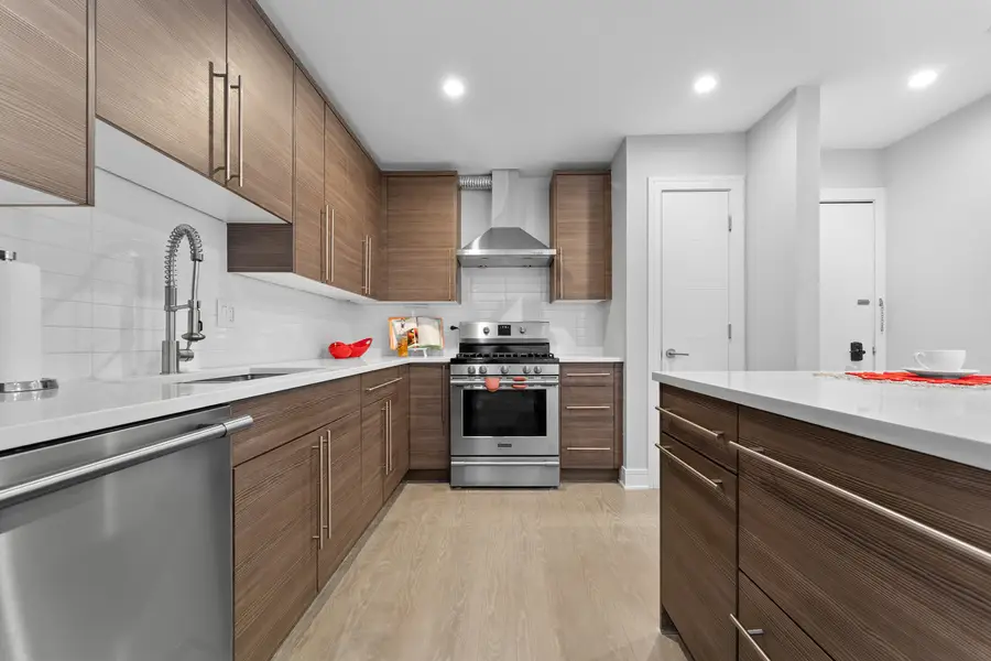 3109 Paris Avenue #204, River Grove, IL 60171 - Image #2