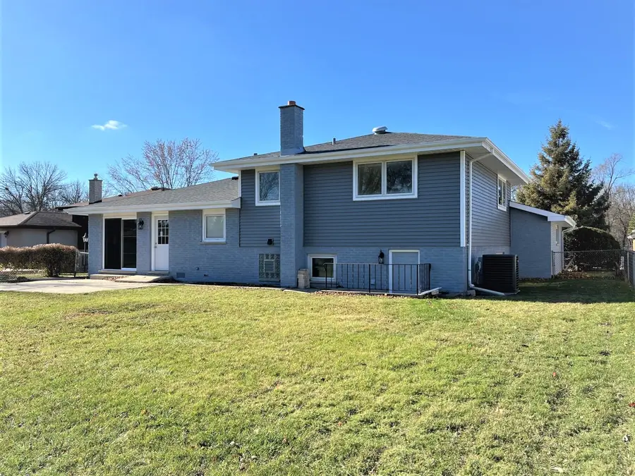 525 S Cherry Street, Itasca, IL 60143 - Image #2