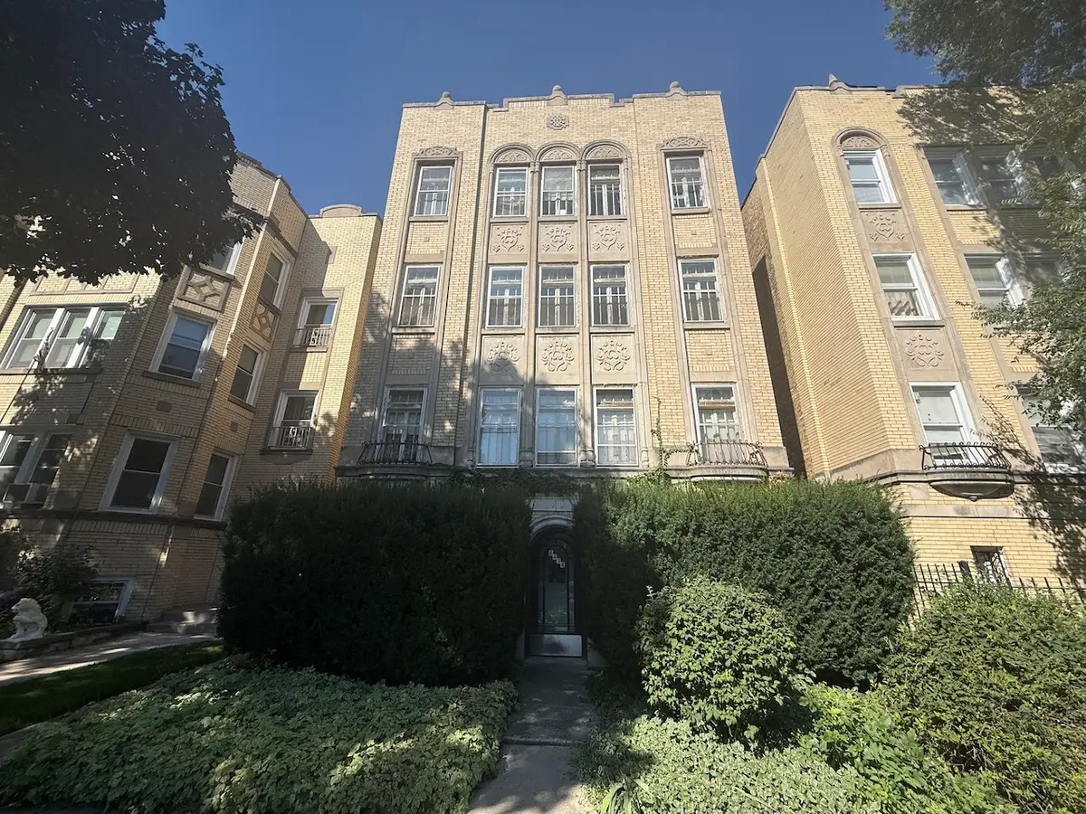 6434 N Mozart Street, Chicago, IL 60645 - Image #1