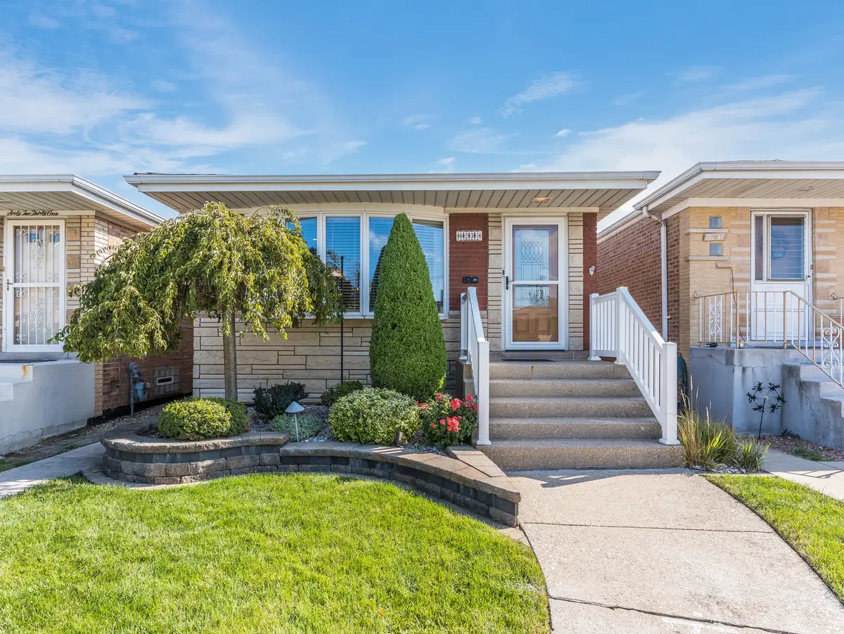 6235 S Rutherford Avenue, Chicago, IL 60638 - Image #1