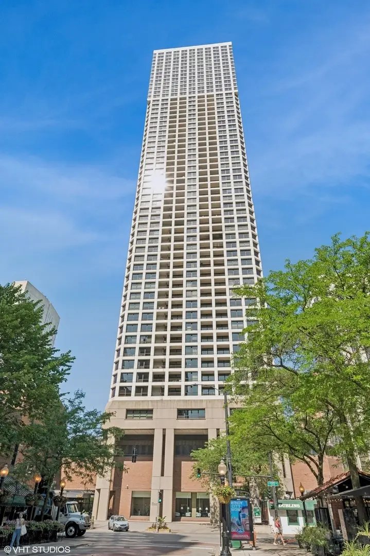 1030 N State Street #51EF, Chicago, IL 60610 - Image #1
