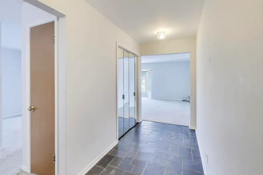 400 Ascot Drive #3M, Park Ridge, IL 60068 - Image #3