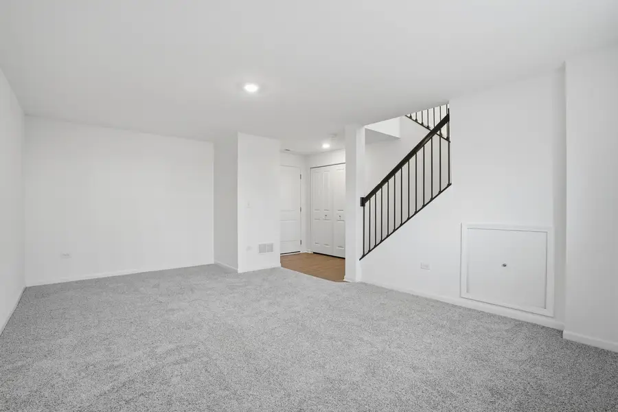 402 Red Oak Circle, Volo, IL 60020 - Image #3