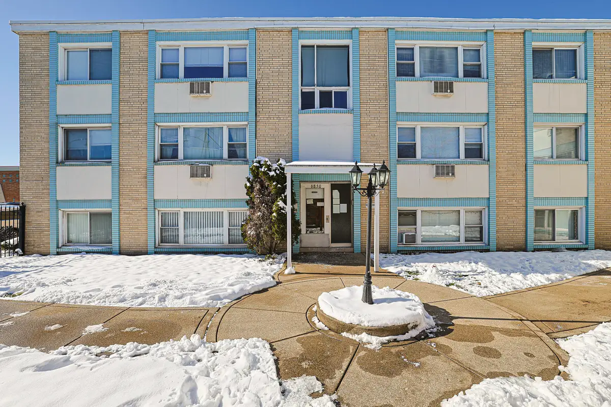 6850 Cermak Road #1B, Berwyn, IL 60402 - Image #1