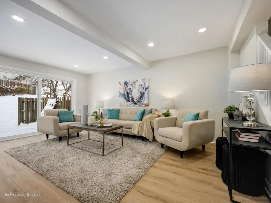 526 Thomas Road, Bolingbrook, IL 60440 - Image #2