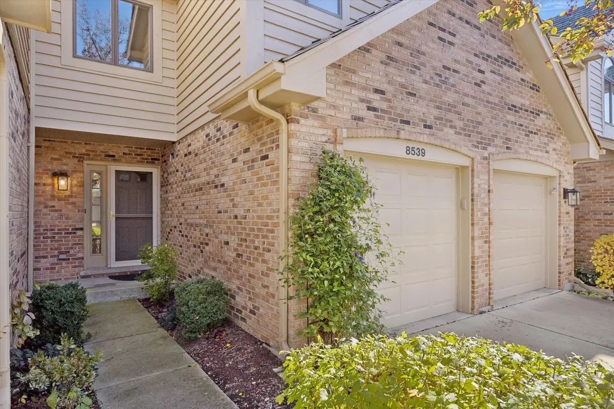 8539 Thistlewood Court, Darien, IL 60561 - Image #1
