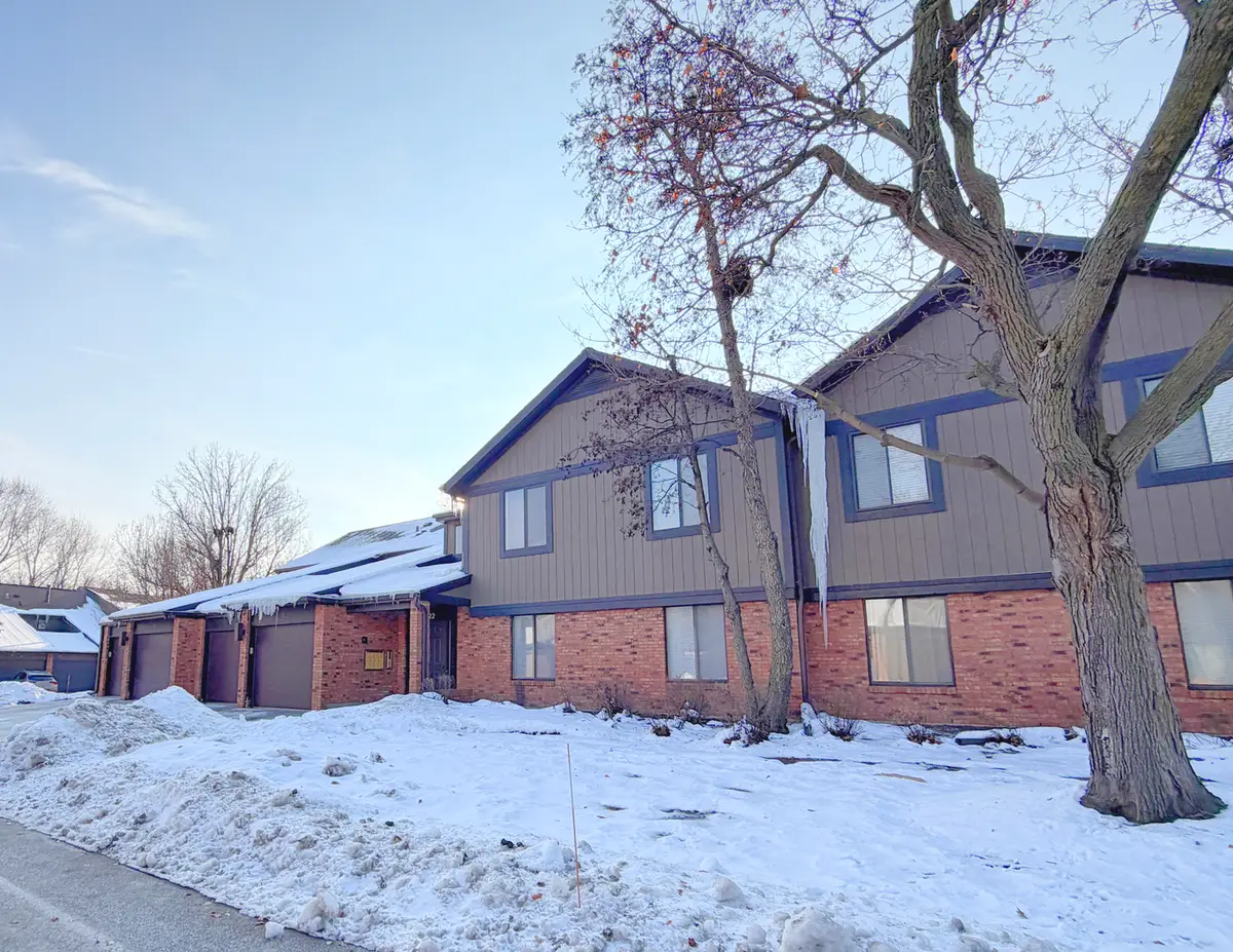 22 Creekside Circle, Elgin, IL 60123 - Image #1