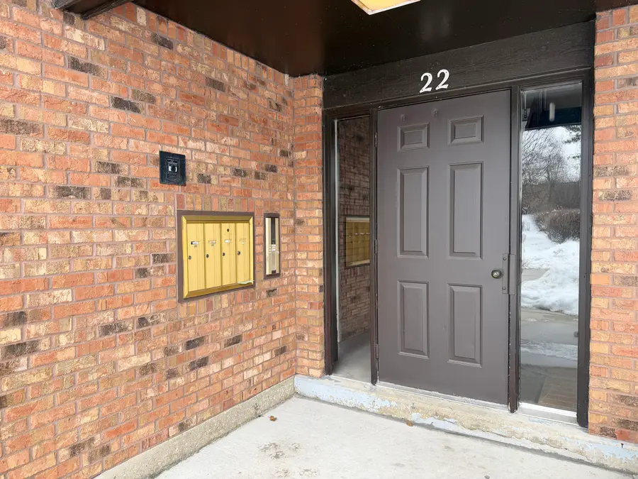 22 Creekside Circle, Elgin, IL 60123 - Image #3