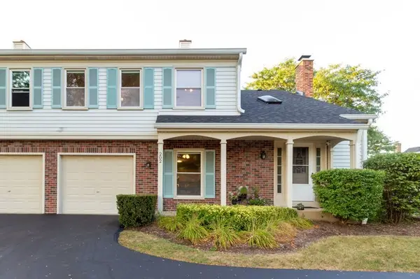 202 College Crossing #162, Rolling Meadows, IL 60008