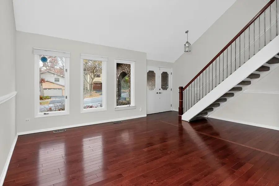 806 Hillview Drive, Lemont, IL 60439 - Image #3