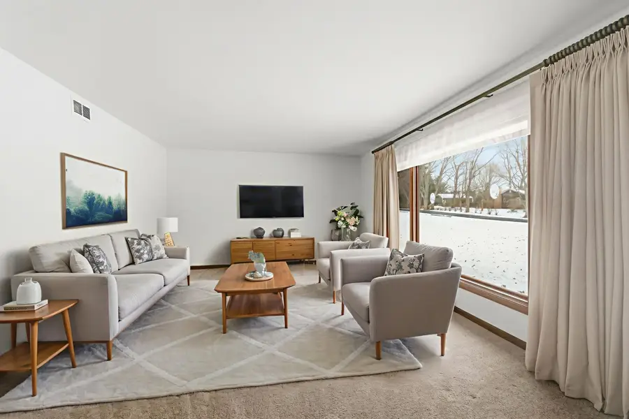 15 Navajo Court, Oswego, IL 60543 - Image #2