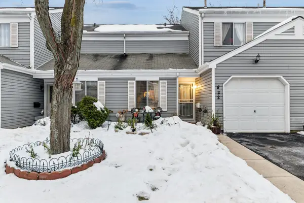 822 Minnesota Circle, Carol Stream, IL 60188