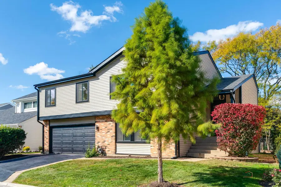 112 Ironwood Court, Rolling Meadows, IL 60008 - Image #2