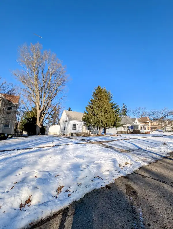 543 E 3rd Street, El Paso, IL 61738