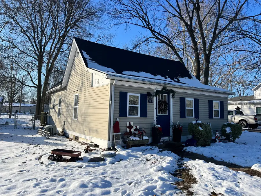 108 E Illinois Street, Mansfield, IL 61854 - Image #3