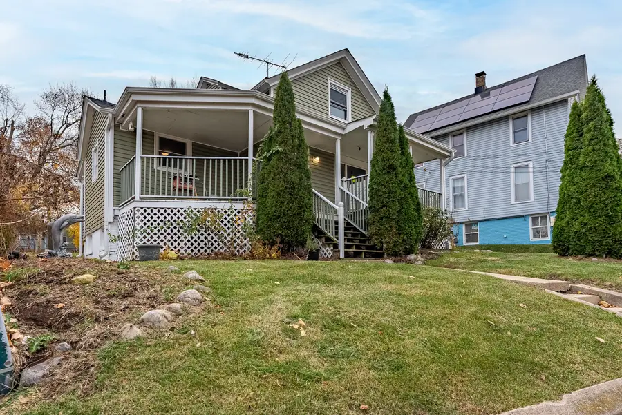 643 Wing Street, Elgin, IL 60123 - Image #2