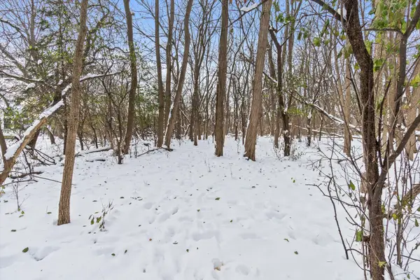 2058 Suffork Road, Northfield, IL 60093