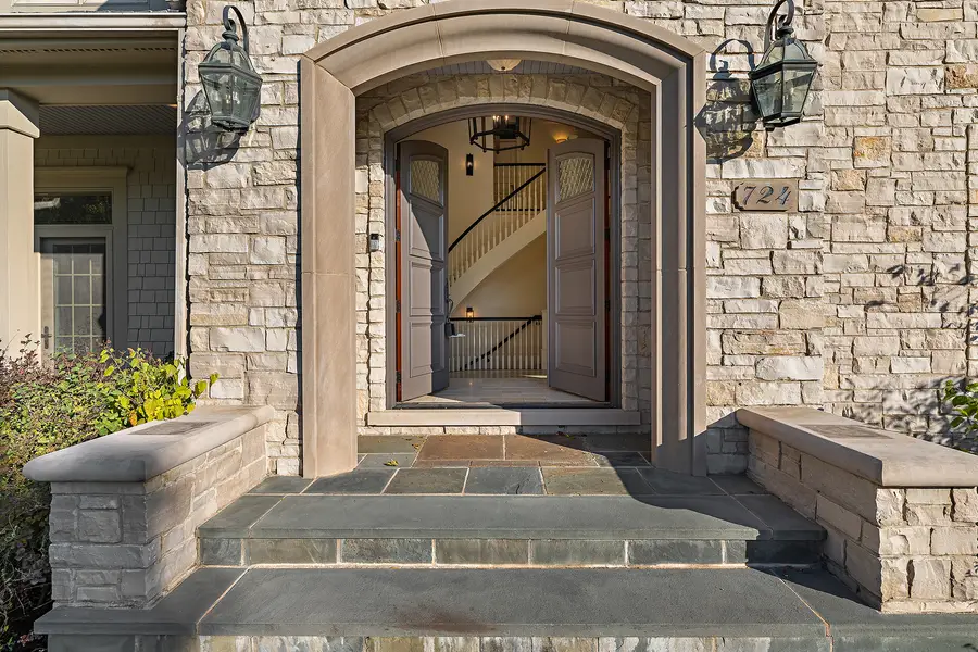 Address Withheld By Seller, Glenview, IL 60025 - Image #2