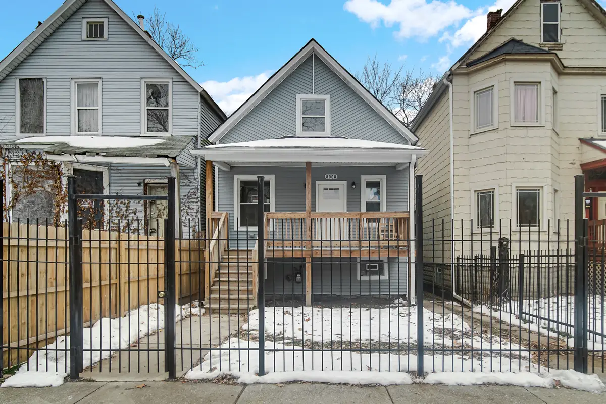 8008 S Muskegon Avenue, Chicago, IL 60617 - Image #1