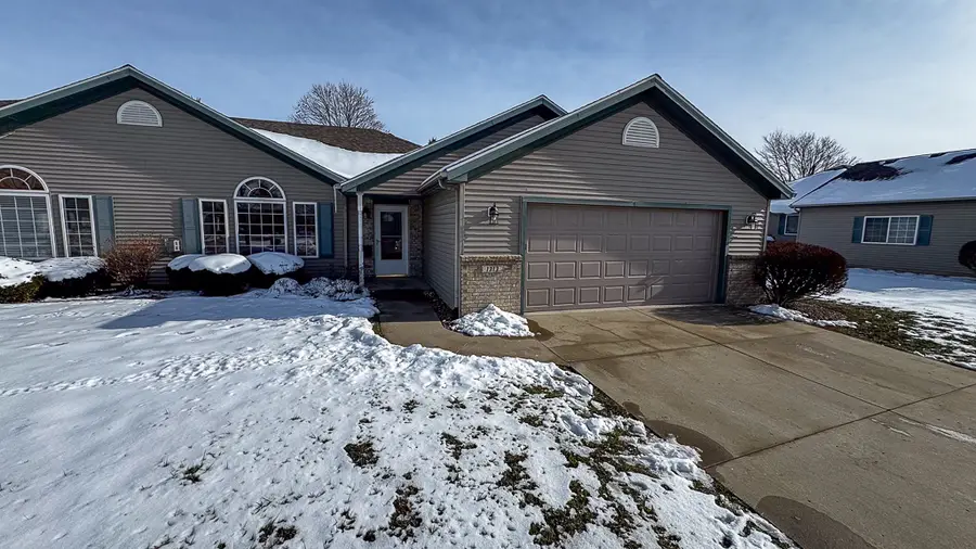 1313 Inglewood Circle, Bloomington, IL 61704 - Image #3