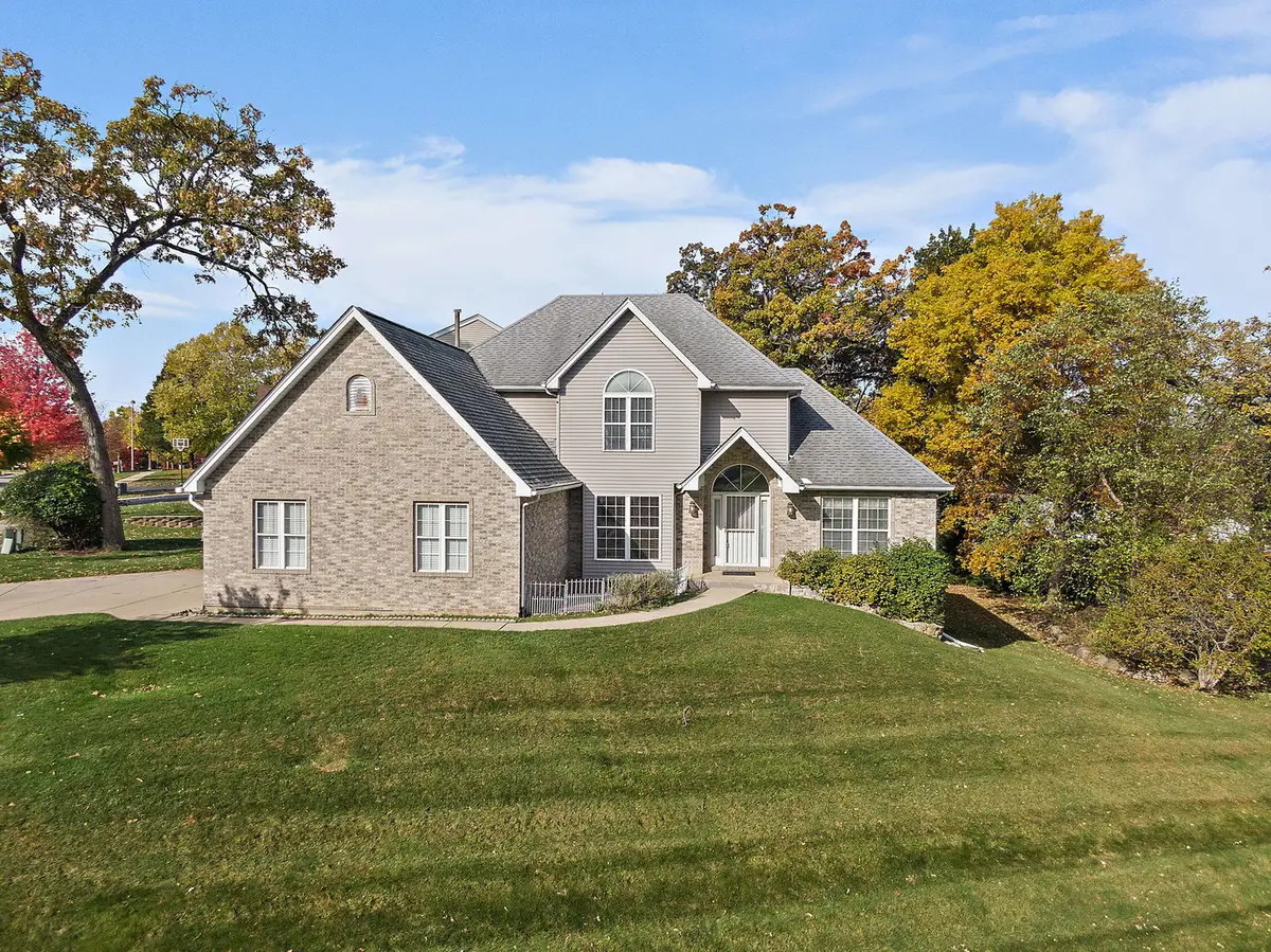 494 Rosewood Drive, Carpentersville, IL 60110 - Image #1