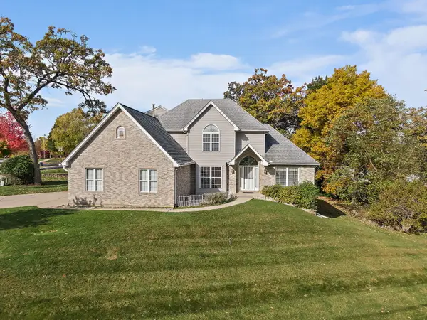 494 Rosewood Drive, Carpentersville, IL 60110