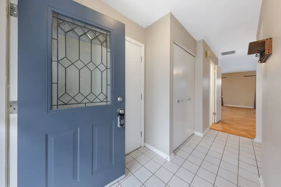 1604 Pebble Beach Circle, Elgin, IL 60123 - Image #3