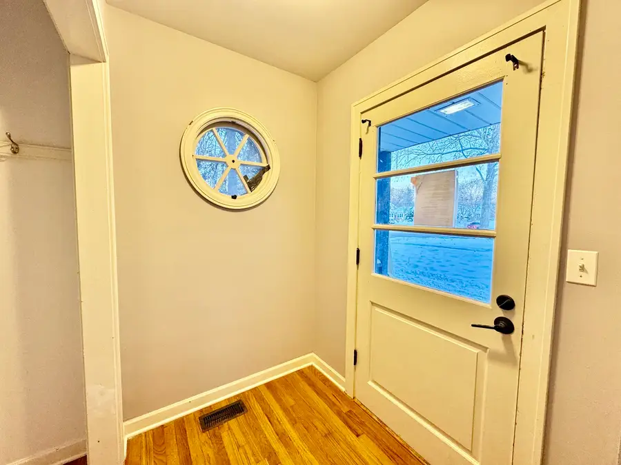 28w471 Batavia Road, Warrenville, IL 60555 - Image #2