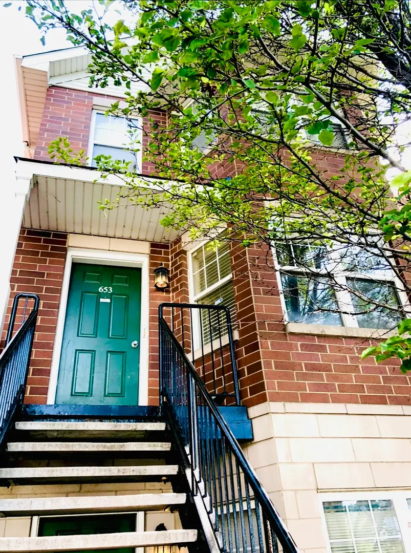 653 W Division Street #B, Chicago, IL 60610 - Image #1