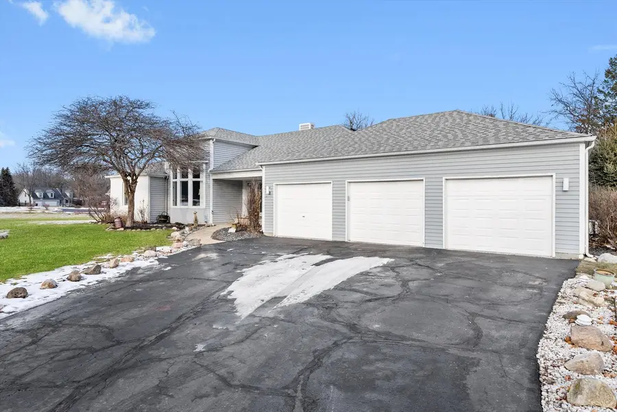 6522 Sycamore Court, McHenry, IL 60050 - Image #2