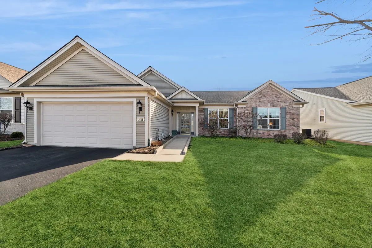 2545 Edgewater Drive, Elgin, IL 60124 - Image #1