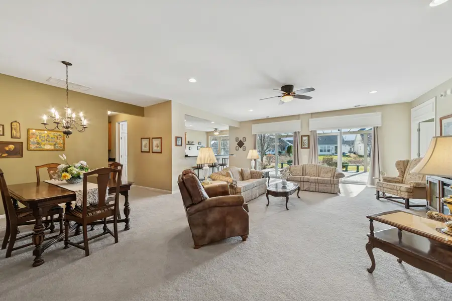 2545 Edgewater Drive, Elgin, IL 60124 - Image #3