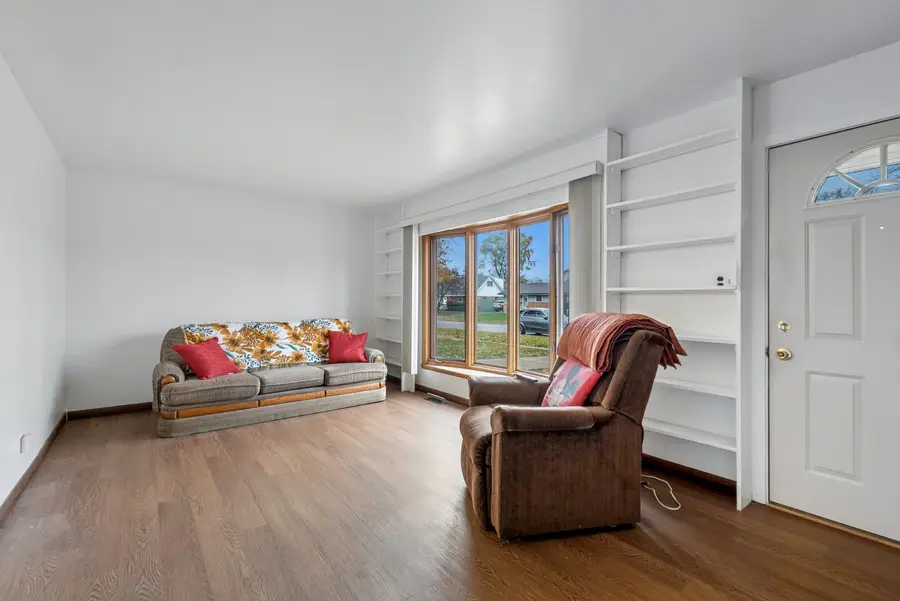 7101 Stanford Drive, Bridgeview, IL 60455 - Image #3