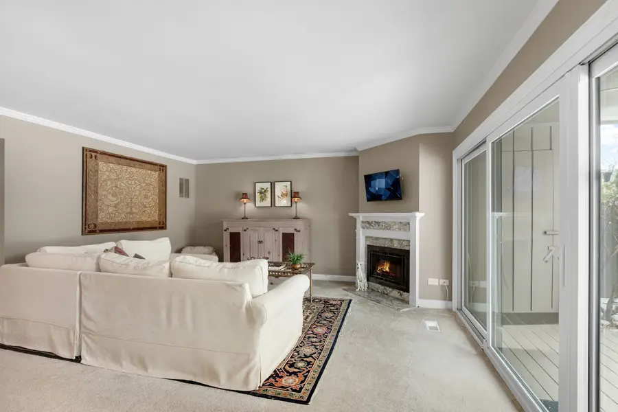 563 Woodview Road #D, Lake Barrington, IL 60010 - Image #2