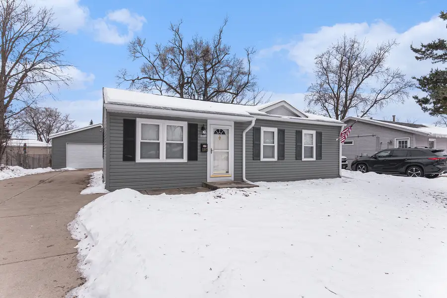 107 Hickory Avenue, Streamwood, IL 60107 - Image #2