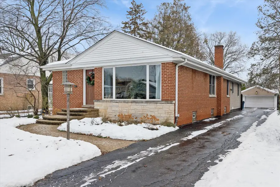 309 N Clinton Avenue, Elmhurst, IL 60126 - Image #2
