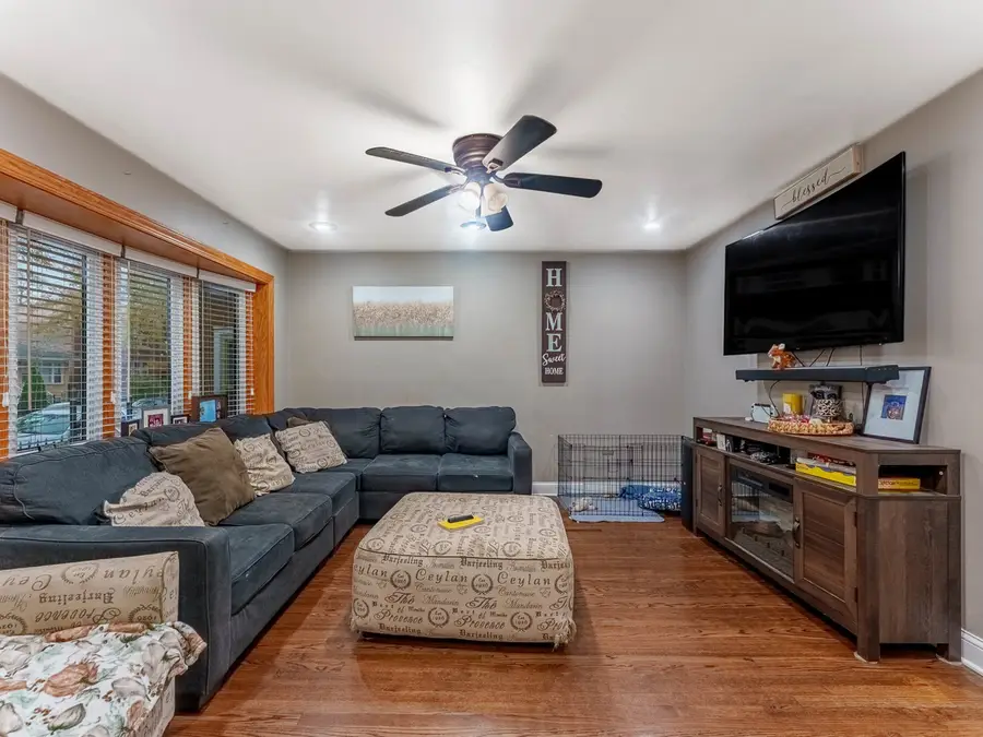 2030 N Leclaire Avenue, Chicago, IL 60639 - Image #2