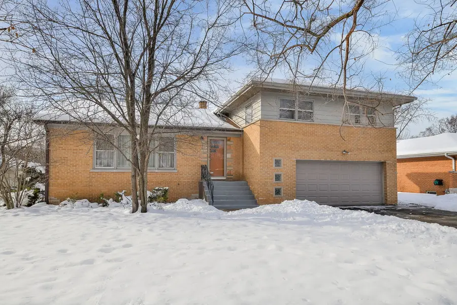 22W417 Tamarack Drive, Glen Ellyn, IL 60137 - Image #2