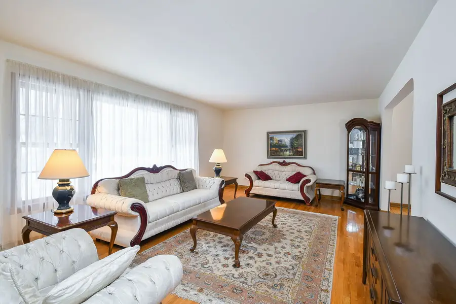 22W417 Tamarack Drive, Glen Ellyn, IL 60137 - Image #3