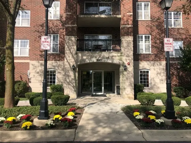 440 W Mahogany Court #312, Palatine, IL 60067 - Image #1