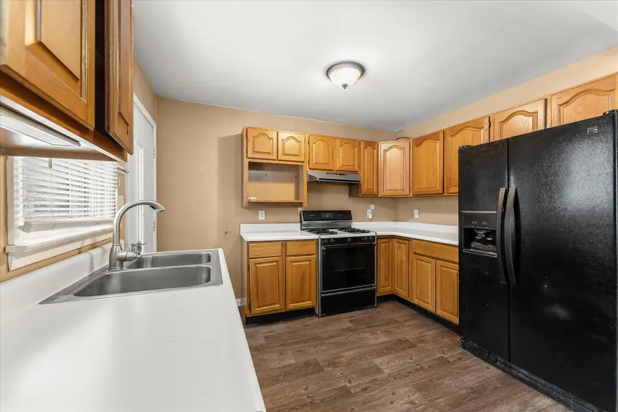 233 E Morris Street, Bement, IL 61813 - Image #2