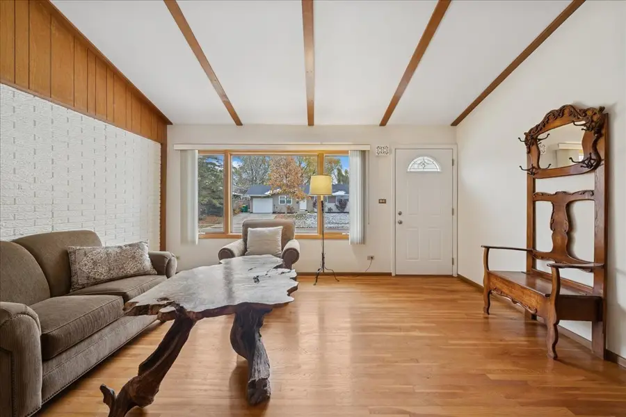 612 White Pine Road, Buffalo Grove, IL 60089 - Image #3