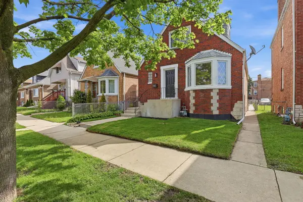 2705 N 73rd Avenue, Elmwood Park, IL 60707
