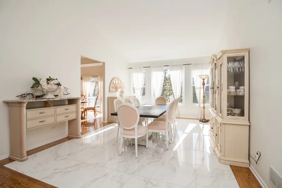 6 Sherwood Court, Lake In The Hills, IL 60156 - Image #3